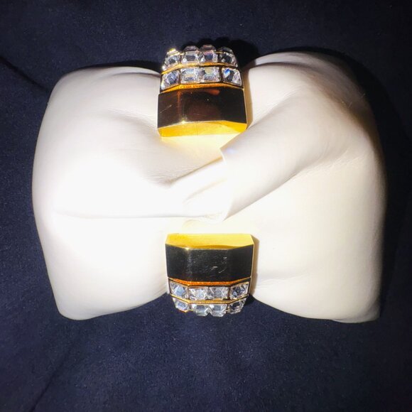 Versales Gold and Exquisite Cuff-Hinged Japanese Watch with Rhinestones EUC - Picture 6 of 14